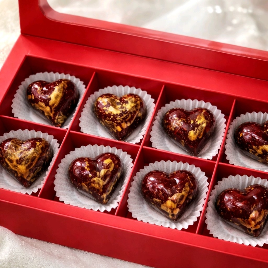 Çilek Dolgulu Bitter Belçika Çikolatası